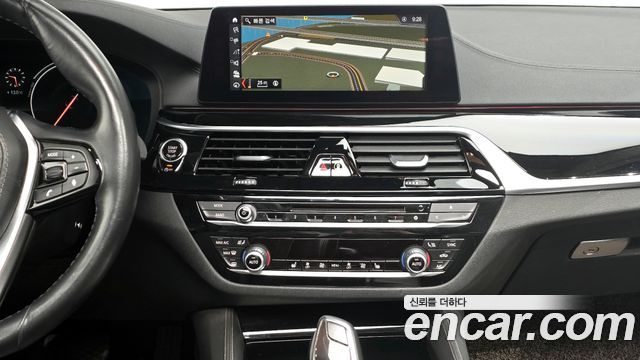 BMW 5-Series 520i Luxury