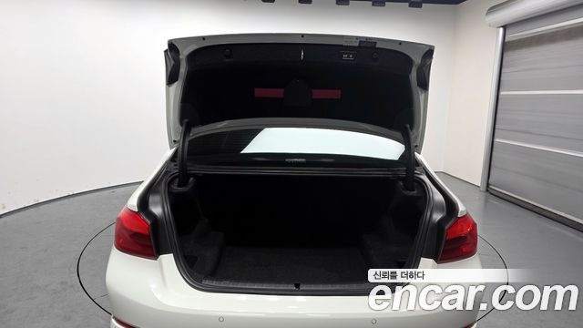 BMW 5-Series 520i Luxury