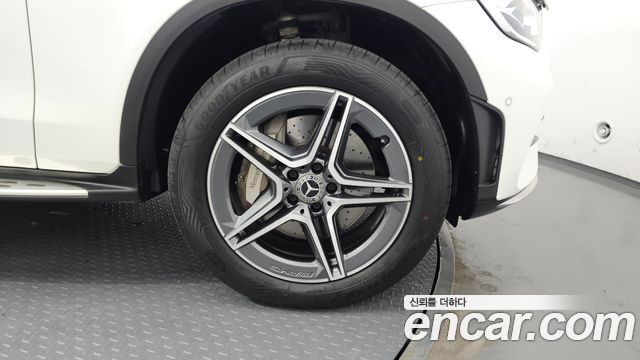 Mercedes-Benz GLC-Class GLC300e 4MATIC Coupe