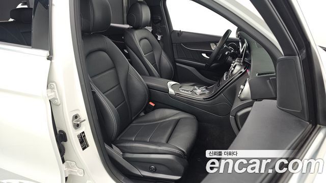 Mercedes-Benz GLC-Class GLC300e 4MATIC Coupe