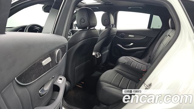 Mercedes-Benz GLC-Class GLC300e 4MATIC Coupe