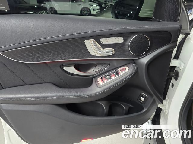 Mercedes-Benz GLC-Class GCL300 4MATIC Coupe
