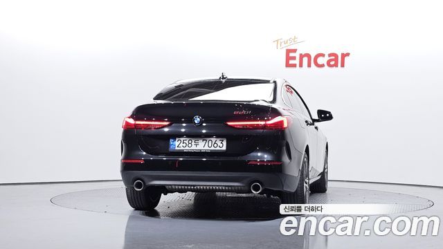 BMW 2-Series 220i Advantage
