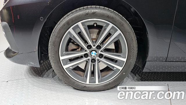 BMW 2-Series 220i Advantage
