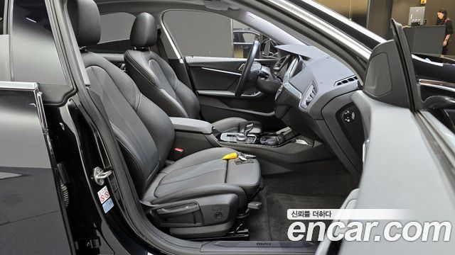 BMW 2-Series 220i Advantage