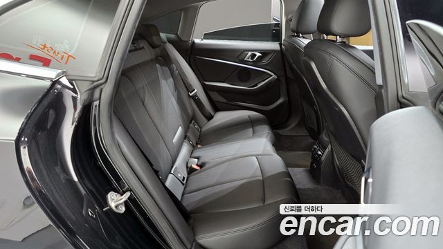 BMW 2-Series 220i Advantage