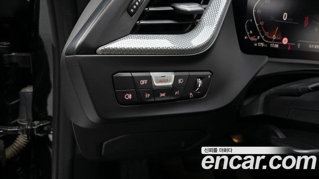BMW 2-Series 220i Advantage