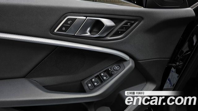 BMW 2-Series 220i Advantage