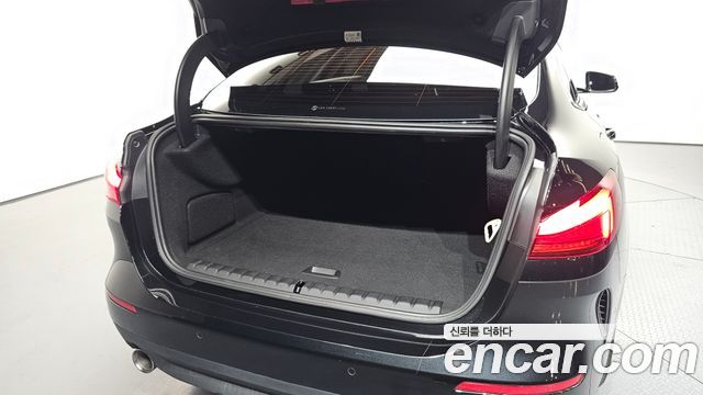 BMW 2-Series 220i Advantage