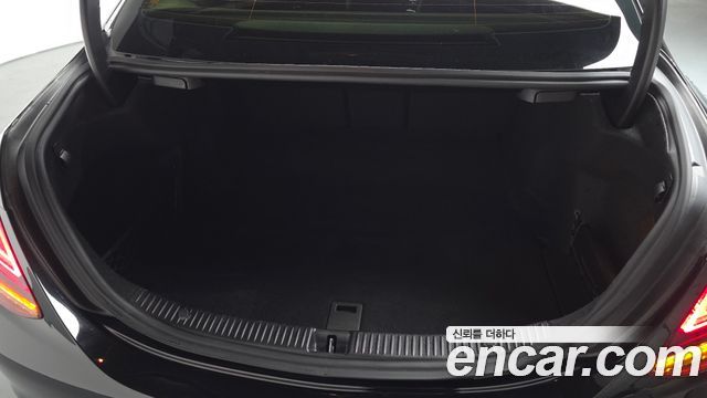Mercedes-Benz C-Class C200 Avantgarde