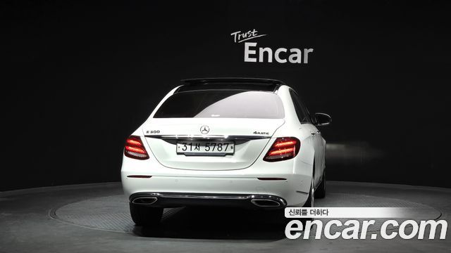 Mercedes-Benz E-Class E300 Exclusive