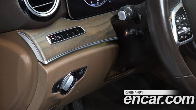 Mercedes-Benz E-Class E300 Exclusive