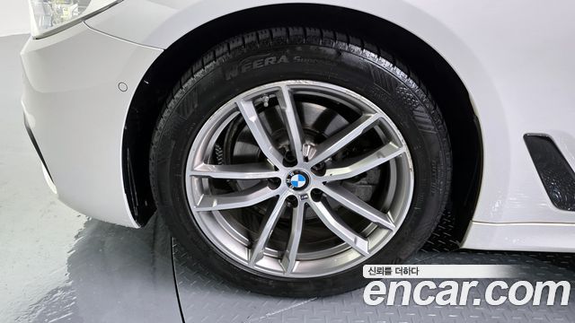 BMW 5-Series 520d M Sport package