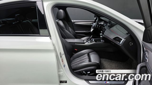 BMW 5-Series 520d M Sport package