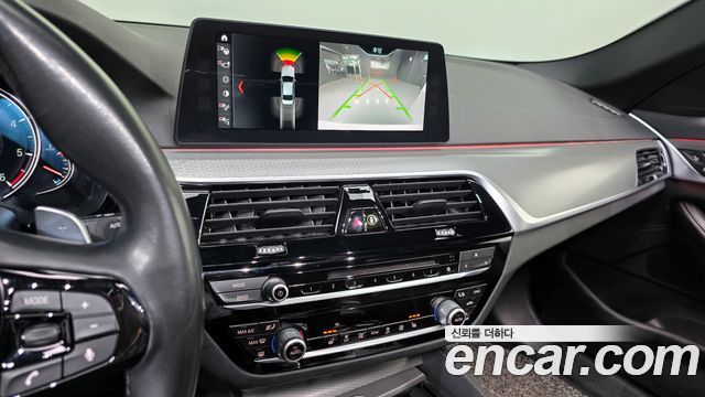 BMW 5-Series 520d M Sport package