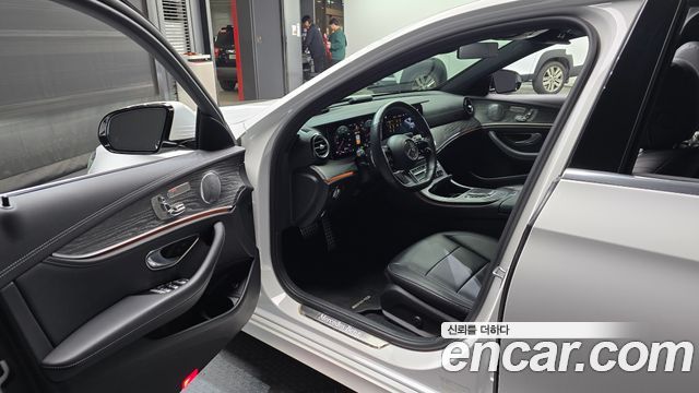 Mercedes-Benz E-Class E350 4MATIC AMG Line Edition