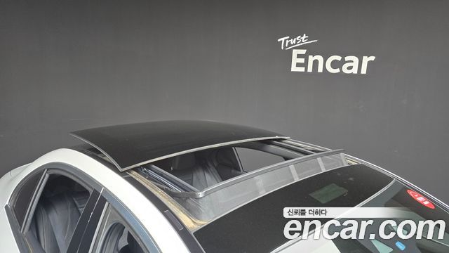 Mercedes-Benz E-Class E350 4MATIC AMG Line Edition