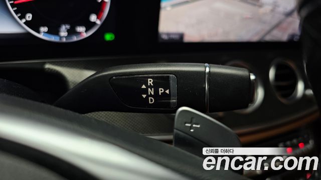 Mercedes-Benz E-Class E300 4MATIC AMG Line