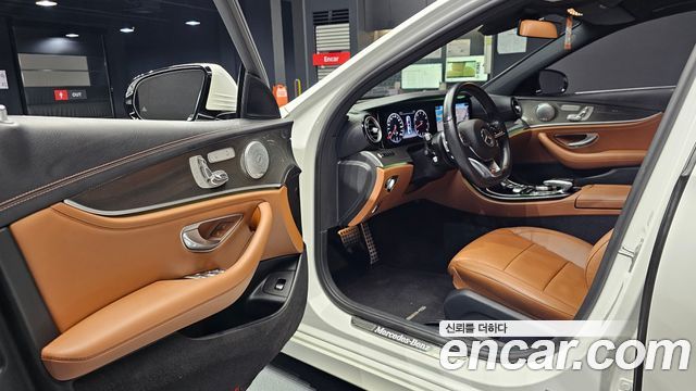 Mercedes-Benz E-Class E300 4MATIC AMG Line
