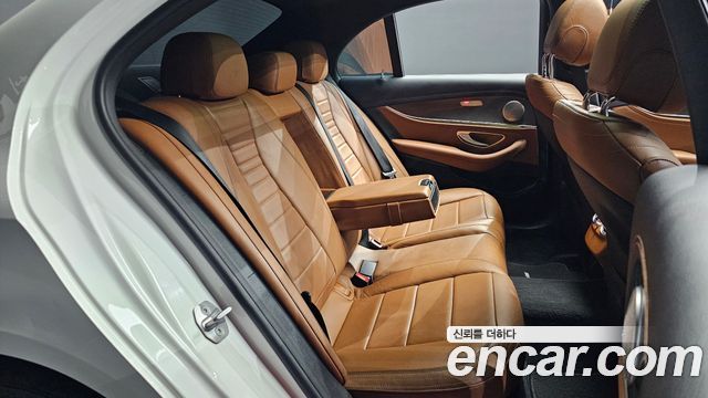 Mercedes-Benz E-Class E300 4MATIC AMG Line