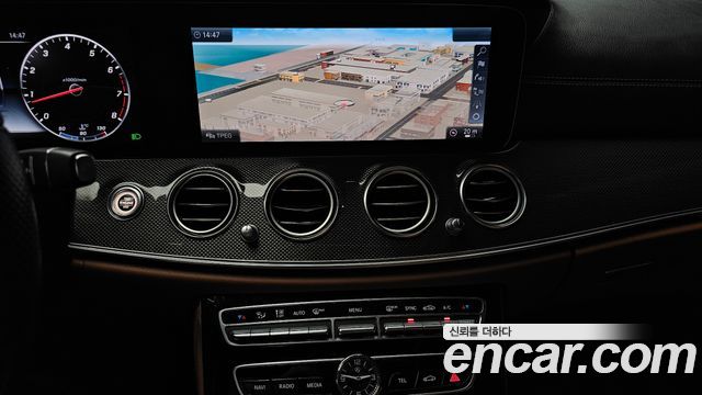 Mercedes-Benz E-Class E300 4MATIC AMG Line