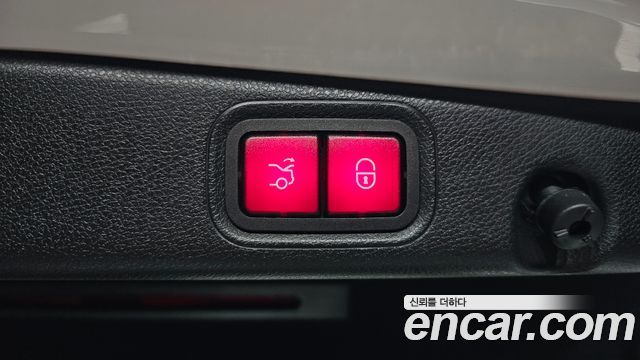 Mercedes-Benz E-Class E300 4MATIC AMG Line