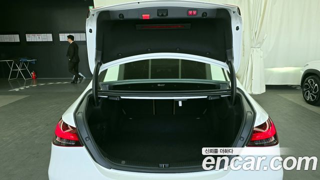 Mercedes-Benz E-Class E350 4MATIC Avantgarde