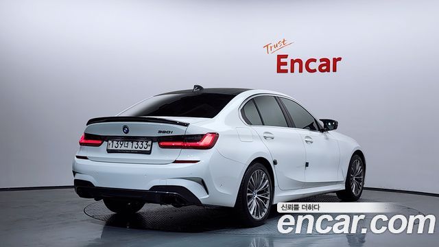 BMW 3-Series 320i Luxury