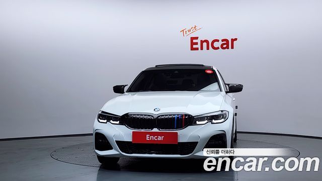 BMW 3-Series 320i Luxury