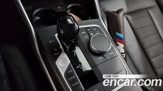 BMW 3-Series 320i Luxury