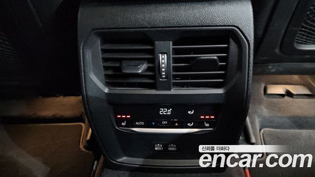 BMW 3-Series 320i Luxury