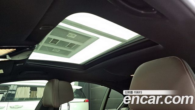 BMW 5-Series 530i xDrive M Sport Package