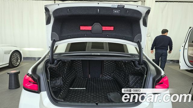 BMW 5-Series 530i xDrive M Sport Package