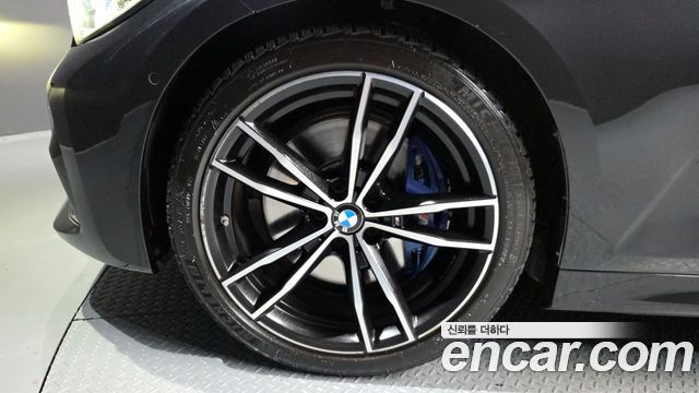BMW 3-Series 330i xDrive M Sport