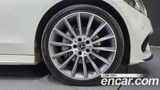 Mercedes-Benz C-Class C200 Coupe