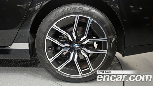 BMW 7-Series 740i xDrive M Sport