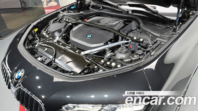 BMW 7-Series 740i xDrive M Sport