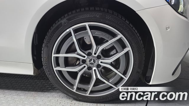 Mercedes-Benz E-Class E300d 4MATIC Coupe