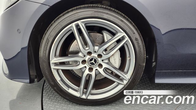 Mercedes-Benz E-Class E220d Coupe