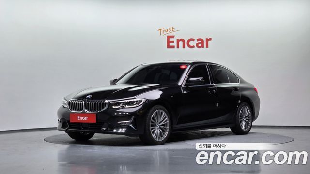 BMW 3-Series 320i Luxury