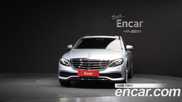 Mercedes-Benz E-Class E300 4MATIC Exclusive