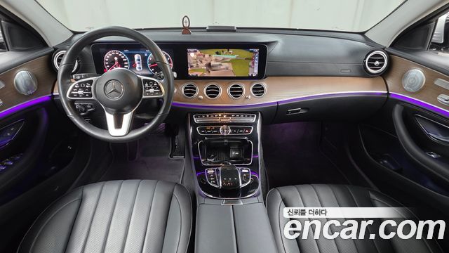 Mercedes-Benz E-Class E300 4MATIC Exclusive