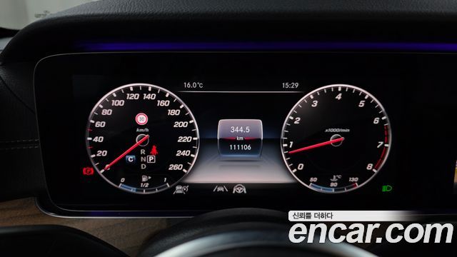 Mercedes-Benz E-Class E300 4MATIC Exclusive