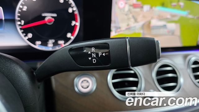 Mercedes-Benz E-Class E300 4MATIC Exclusive