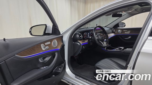 Mercedes-Benz E-Class E300 4MATIC Exclusive