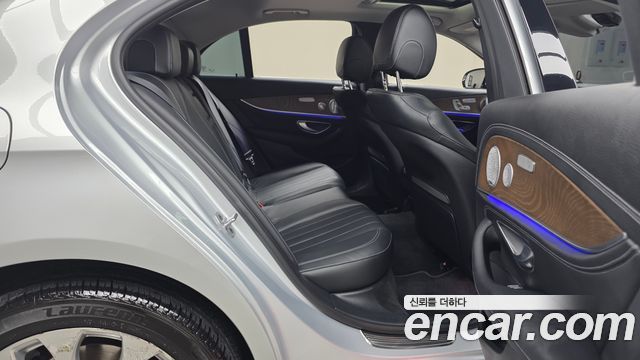 Mercedes-Benz E-Class E300 4MATIC Exclusive
