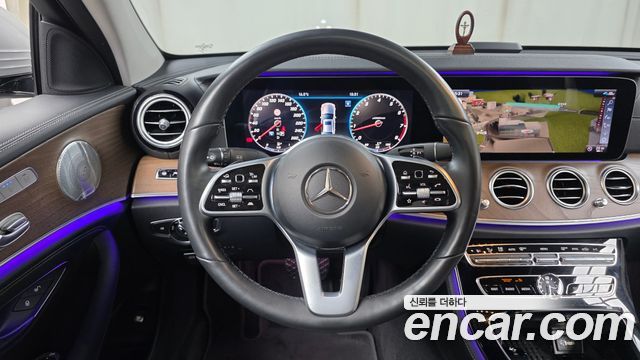 Mercedes-Benz E-Class E300 4MATIC Exclusive
