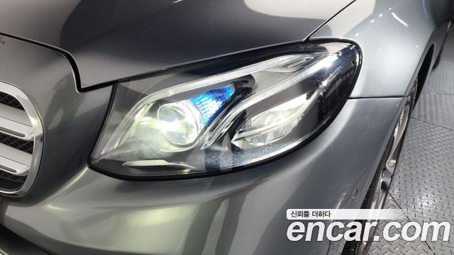 Mercedes-Benz E-Class E220d Avantgarde