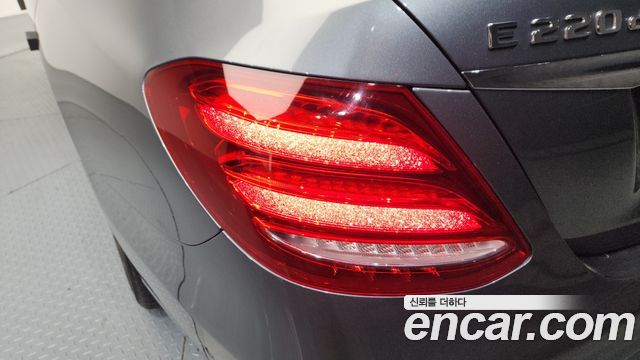 Mercedes-Benz E-Class E220d Avantgarde