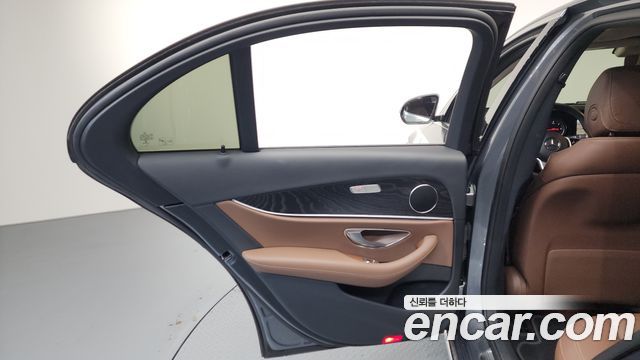 Mercedes-Benz E-Class E220d Avantgarde